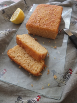 Healthy spelt Lemon and Cardamon Drizzle cake goes to a party at http://wp.me/p5uVyi-32z
