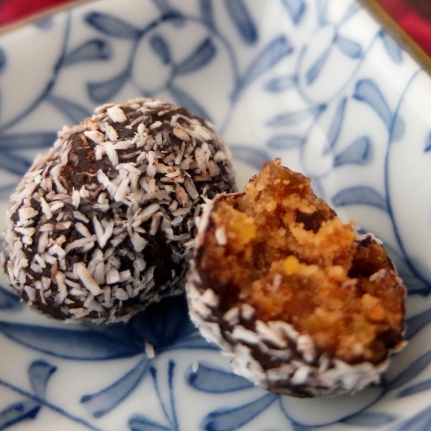 Apricot and almond bliss balls