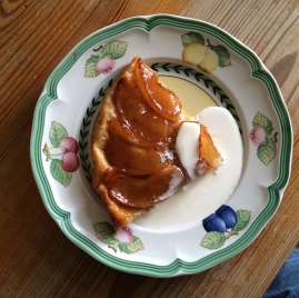 Apple tarte tatin with Chinese five spices and Tamarind with maple syrup caramel