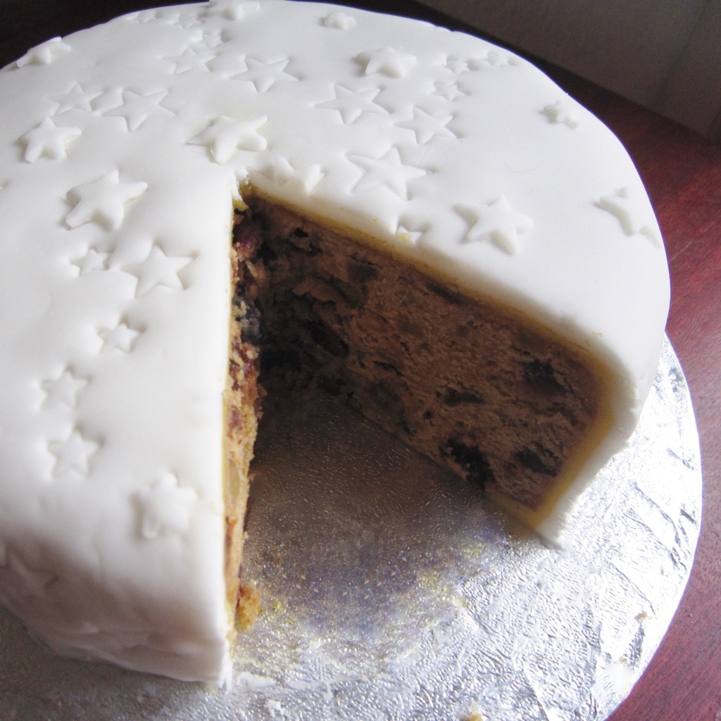 traditional-british-christmas-fruitcake-recipe-with-ginger-aka