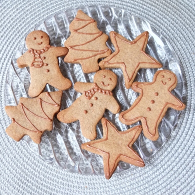 Healthier spiced Christmas biscuits