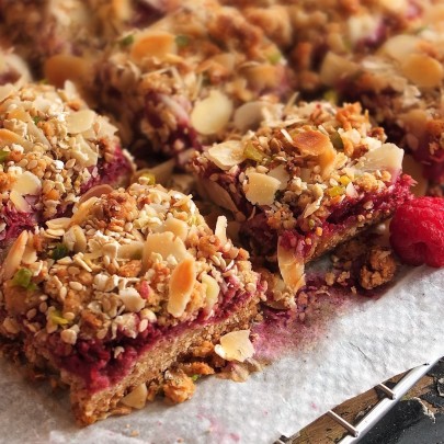 Healthy raspberry, oat and nut bars