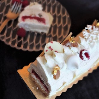 The Sparkly - Raspberry, chestnut and meringue log cake