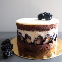 Blackberry and chocolate layer cake - Mûrier