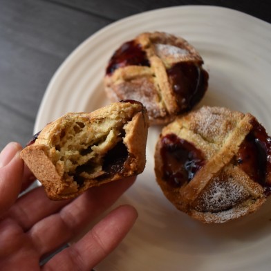 Pont-neuf pastries with raspberry jam